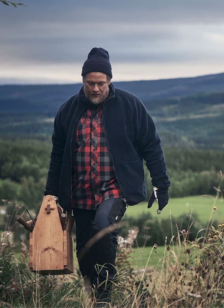 craftsman_isak_1599_750x1030