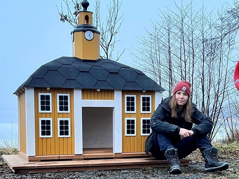 emma_eriksson_doghouse